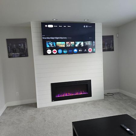 Private 1 Bedroom In Brookswood Langley Esterno foto