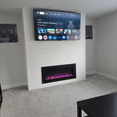 Private 1 Bedroom In Brookswood Langley Esterno foto