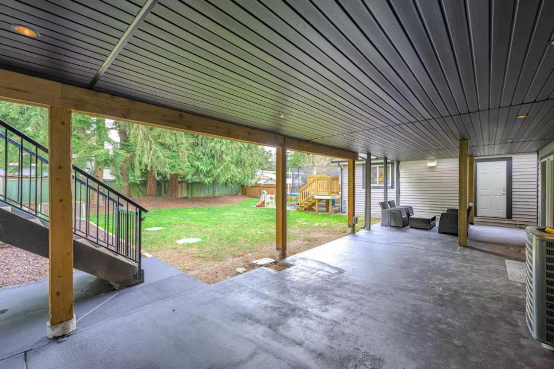 Private 1 Bedroom In Brookswood Langley Esterno foto